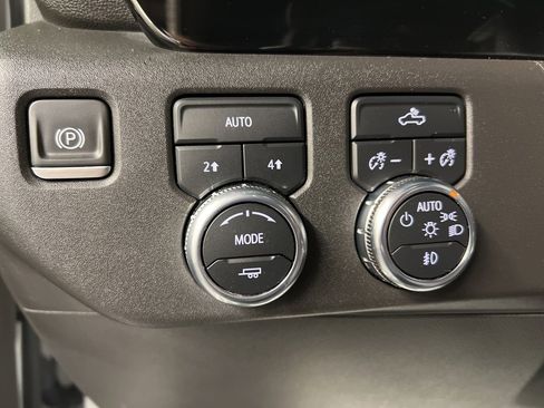 Used 2022 GMC Sierra 1500 Elevation image 24