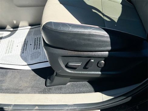 Used 2021 Kia Sedona EX image 18
