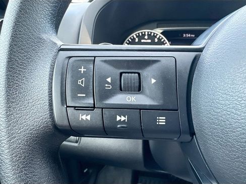 Used 2023 Nissan Pathfinder S image 9