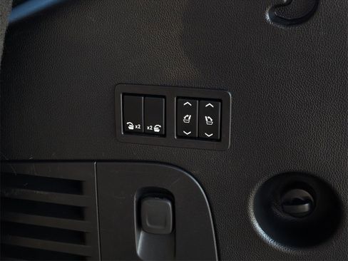 Used 2020 Cadillac Escalade Premium Luxury image 41