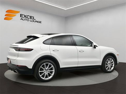 Used 2023 Porsche Cayenne Coupe image 6