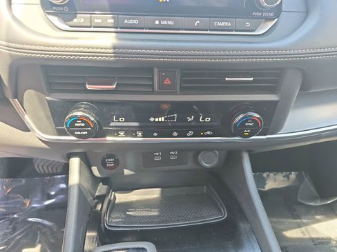 Used 2025 Nissan Rogue SV AWD/4WD image 26