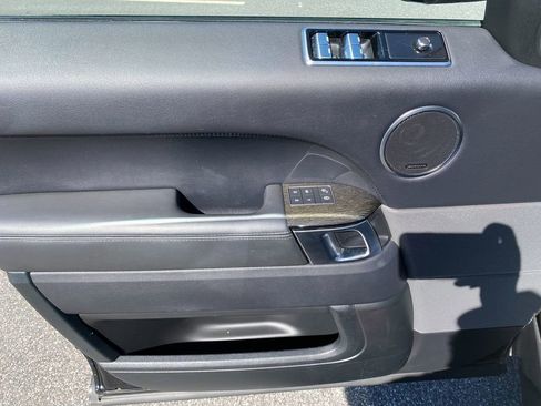 Used 2018 Land Rover Range Rover Sport HSE image 11