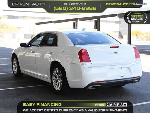 Used 2016 Chrysler 300 C image 5