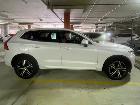 Used 2018 Volvo XC60 T8 R-Design w/ Convenience Package AWD/4WD image 3