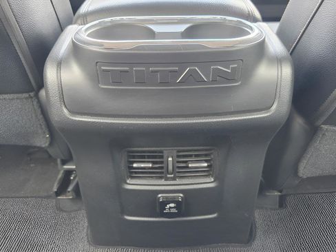 Used 2017 Nissan Titan SV RWD image 18