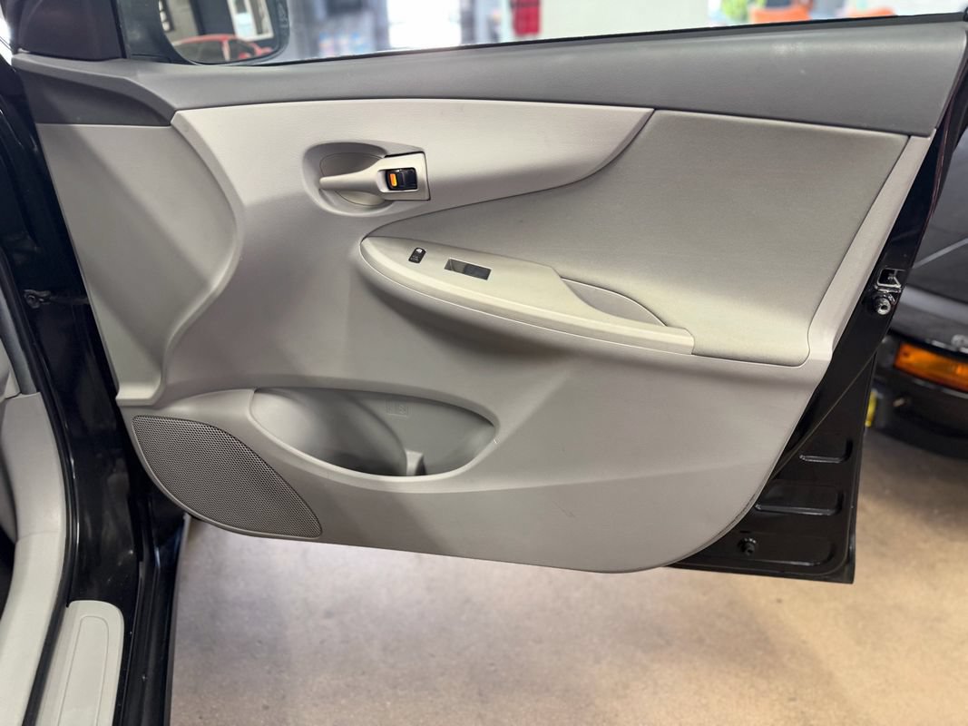 Used 2010 Toyota Corolla LE FWD image 22