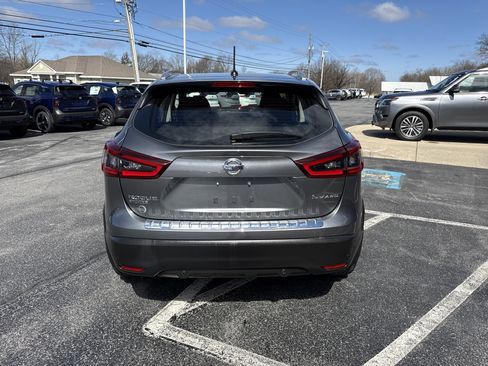 Used 2022 Nissan Rogue Sport SV image 12