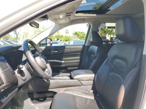 Certified 2023 Nissan Pathfinder Platinum image 10