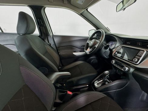 Used 2020 Nissan Kicks SV image 28