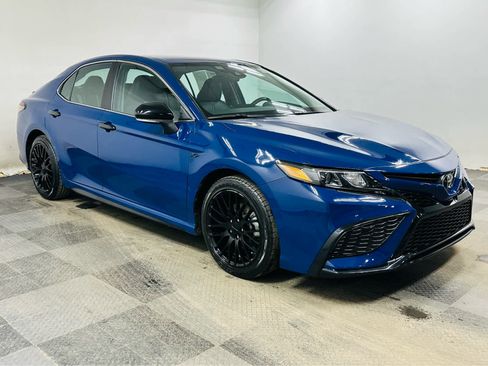 Certified 2023 Toyota Camry SE image 1