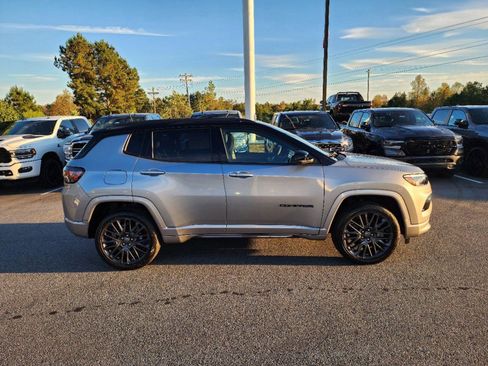 Used 2024 Jeep Compass Limited w/ Driver Assist Group I AWD/4WD image 2