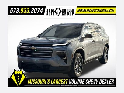 Used 2025 Chevrolet Traverse LT