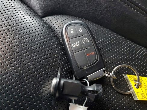 Used 2019 Jeep Cherokee High Altitude image 26