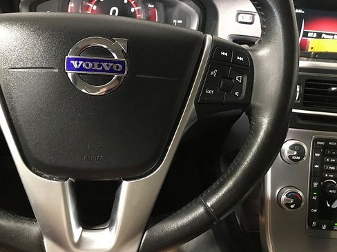 Used 2017 Volvo V60 T5 Platinum FWD image 25
