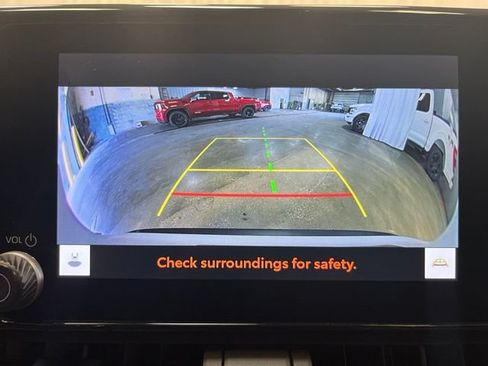 Used 2024 Toyota RAV4 XLE FWD image 23