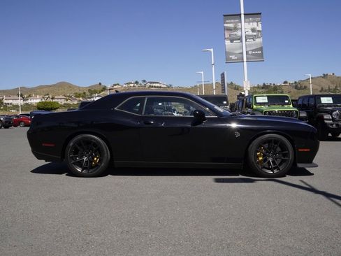 Used 2023 Dodge Challenger SRT Hellcat image 3