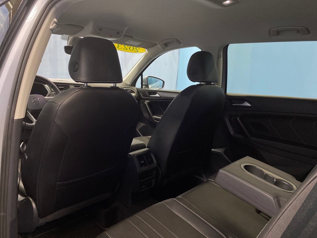 Used 2023 Volkswagen Tiguan SE AWD/4WD image 26