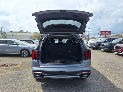 Used 2022 Kia Sorento S w/ Panoramic Sunroof Package image 28
