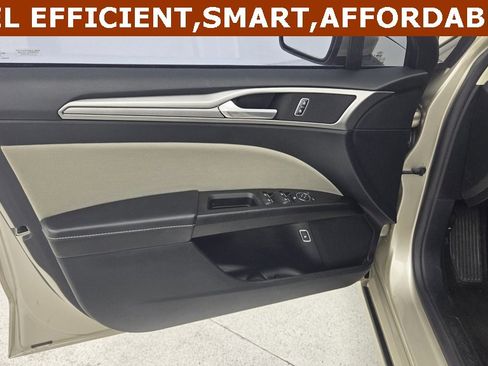 Used 2018 Ford Fusion S image 17