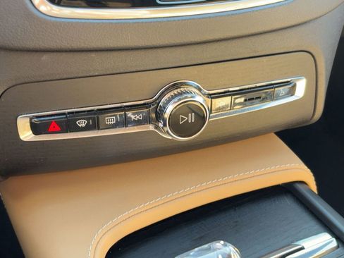 Certified 2024 Volvo XC90 B6 Ultimate w/ Protection Package Premier image 18