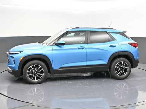 Used 2025 Chevrolet TrailBlazer LT w/ Convenience Package image 4