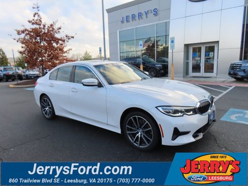 Used 2022 BMW 330i xDrive 330i xDrive w/ Driving Assistance Package image 1