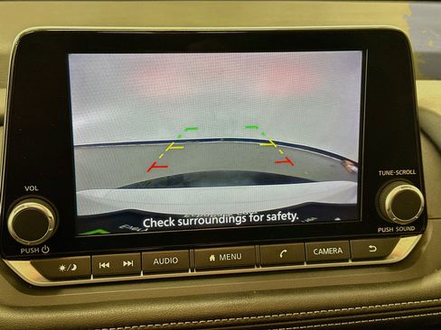 Used 2025 Nissan Rogue SV AWD/4WD image 23