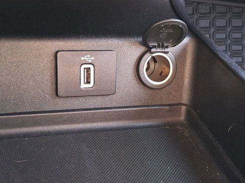 Used 2018 Ford Fusion Titanium FWD image 26