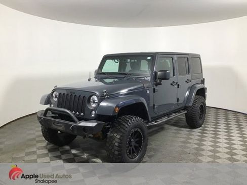 Used 2016 Jeep Wrangler Unlimited Sahara w/ Connectivity Group image 3