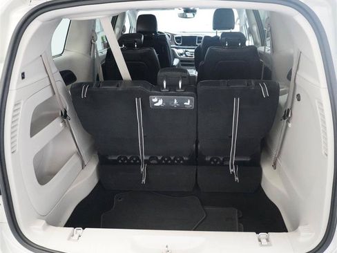 Used 2019 Chrysler Pacifica Touring-L Plus FWD image 44