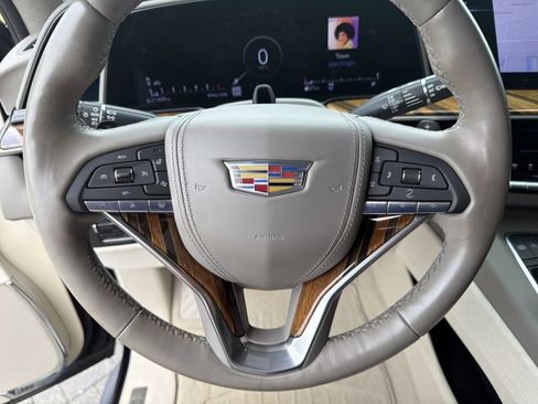 Certified 2023 Cadillac Escalade Premium Luxury Platinum AWD/4WD image 30