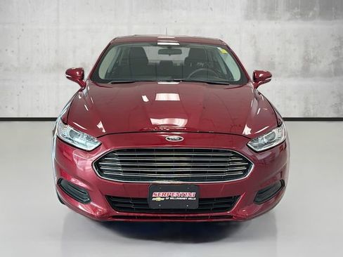 Used 2016 Ford Fusion SE image 2