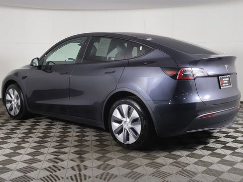 Used 2024 Tesla Model Y Long Range AWD/4WD image 13
