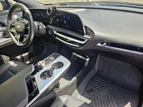 Used 2024 Cadillac Lyriq Tech RWD image 17