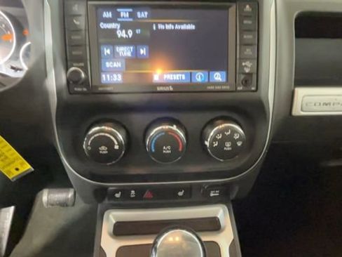 Used 2016 Jeep Compass Latitude AWD/4WD image 32