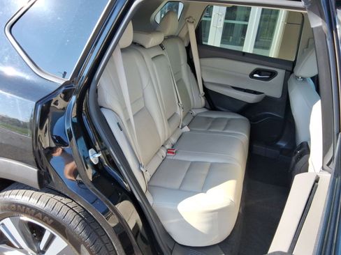 Used 2023 Nissan Rogue SL w/ SL Premium Package image 33