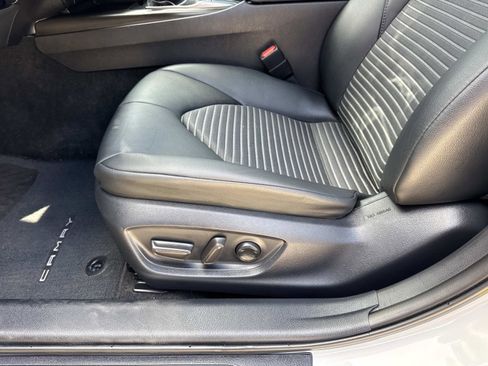 Used 2024 Toyota Camry SE image 16