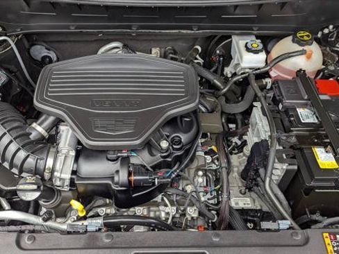 Used 2025 Cadillac XT6 Premium Luxury FWD image 31