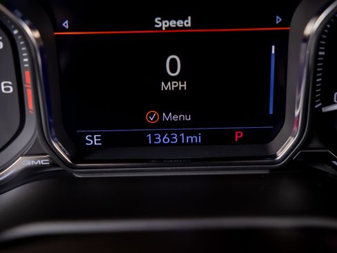 Used 2021 GMC Yukon XL Denali image 11