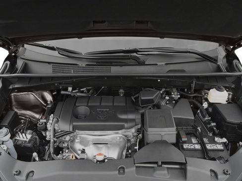 Used 2018 Toyota Highlander LE FWD image 12