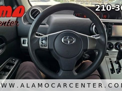 Used 2014 Scion xB FWD image 32