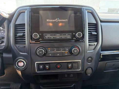 Used 2022 Nissan Titan SV RWD image 15