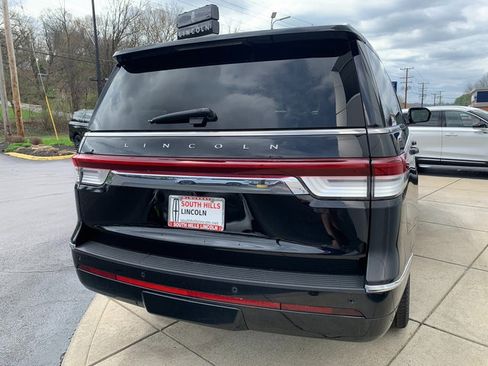 Used 2024 Lincoln Navigator Reserve image 7