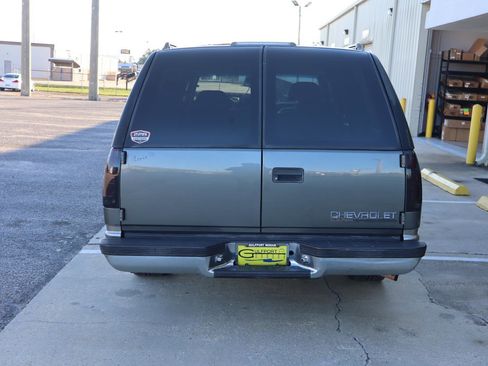 Used 1999 Chevrolet Suburban 2WD w/ Preferred Equipment Group 3 image 7