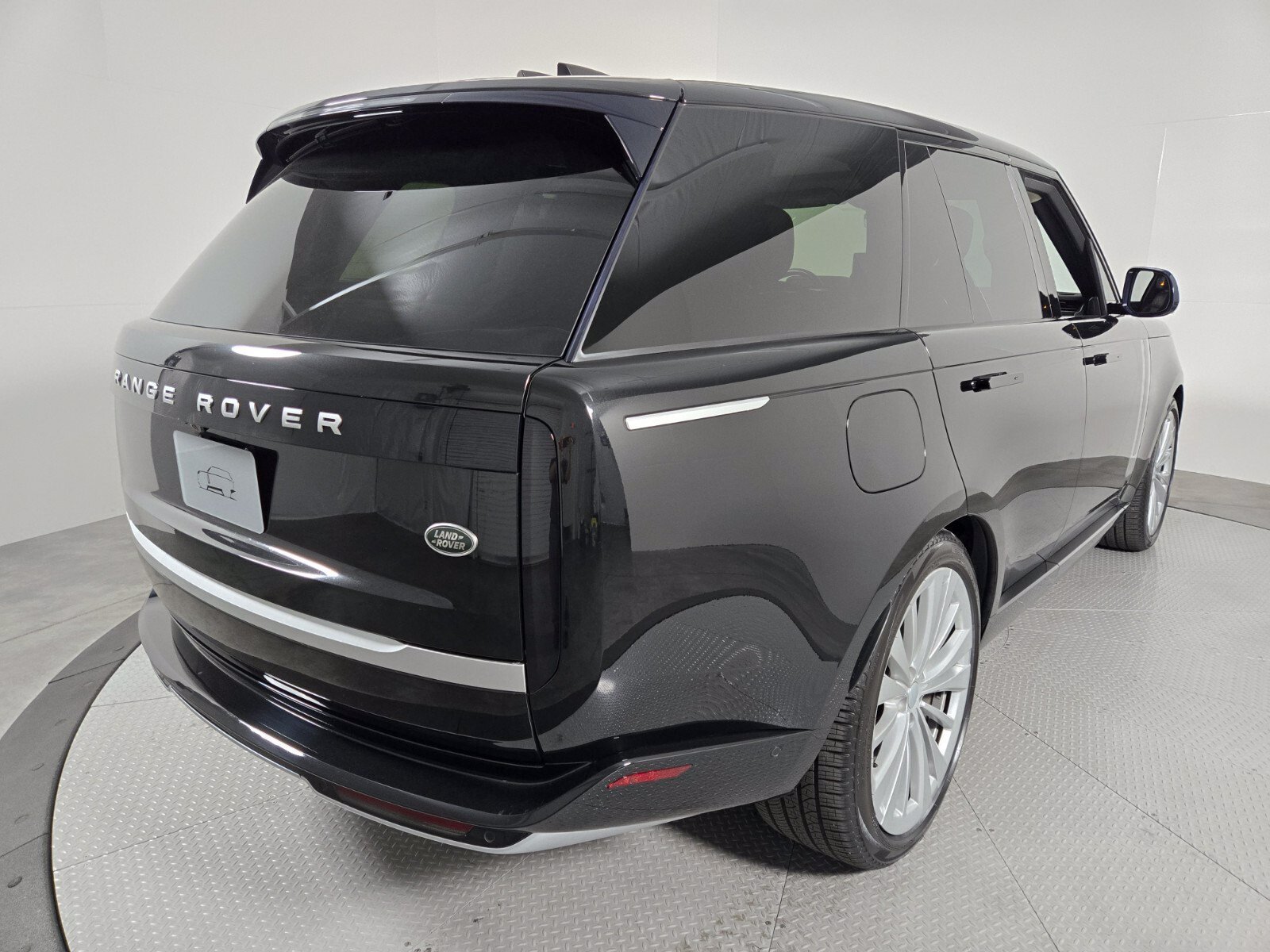 Used 2022 Land Rover Range Rover First Edition AWD/4WD image 2