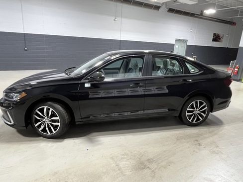 New 2025 Volkswagen Jetta SE image 28