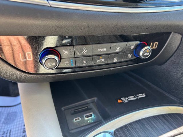 Used 2022 Buick Enclave Avenir w/ Avenir Technology Package AWD/4WD image 13
