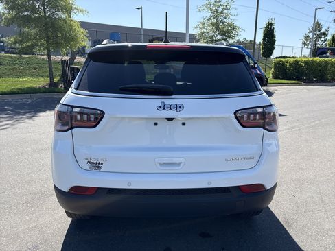 Used 2025 Jeep Compass Limited image 16