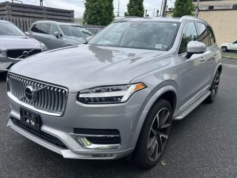 Used 2023 Volvo XC90 B6 Plus AWD/4WD image 2